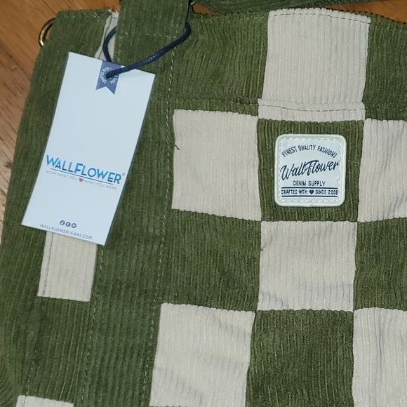 Wallflower Olive and Cream Checkered Tote - Picture 2 of 14
